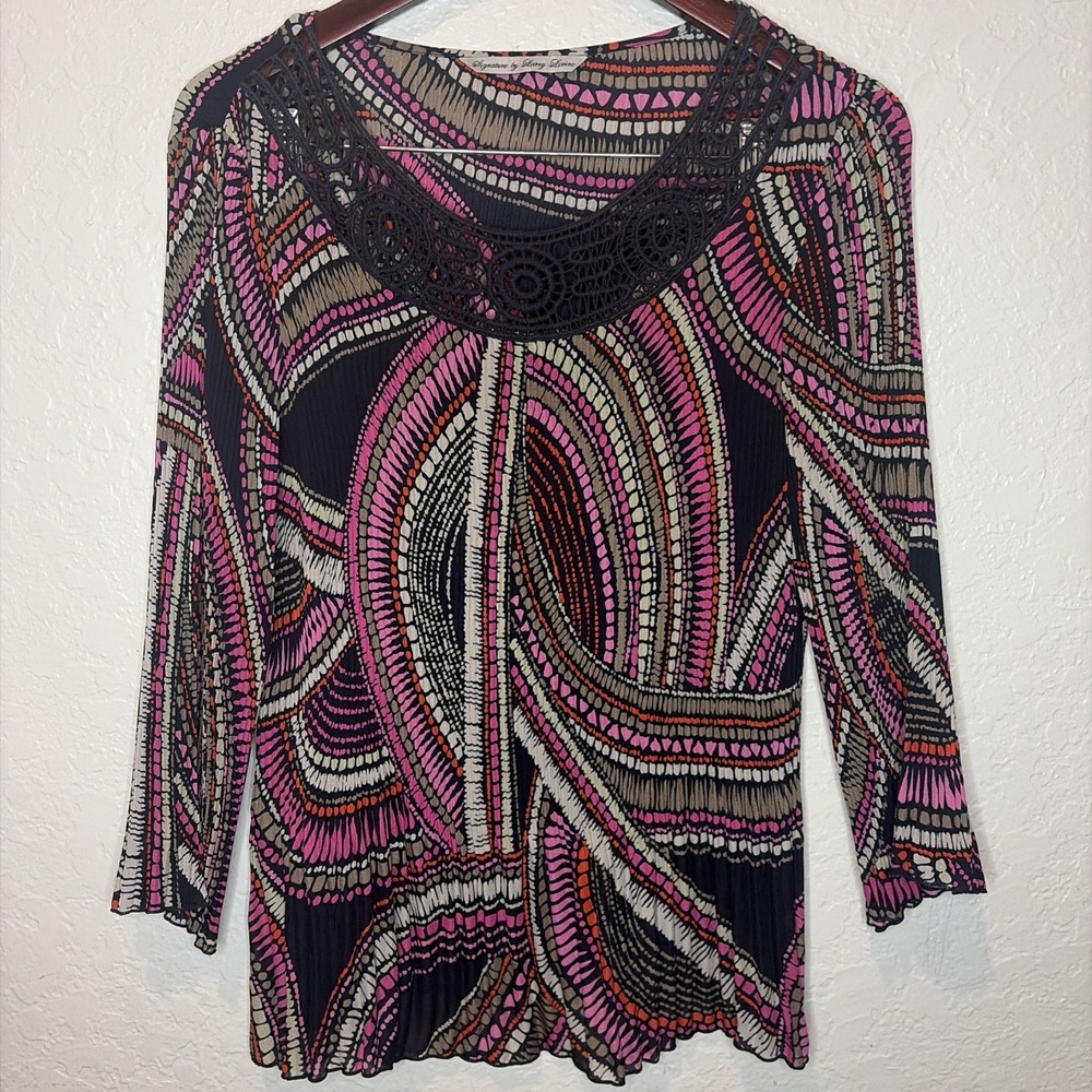 Women's Signature by Larry Lavine Bell Sleeve Pleated Blouse, Embroidered, Lrg